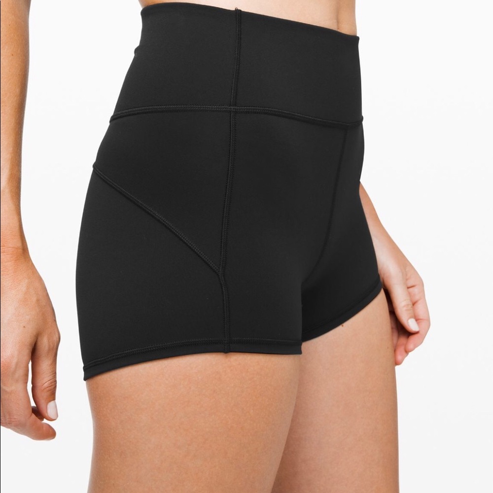 Lululemon in movement short